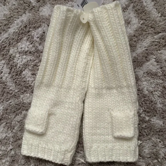 Michael Kors hand warmers - Picture 4 of 4